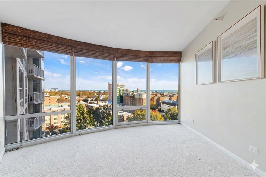 Building Photo - 807 Davis St