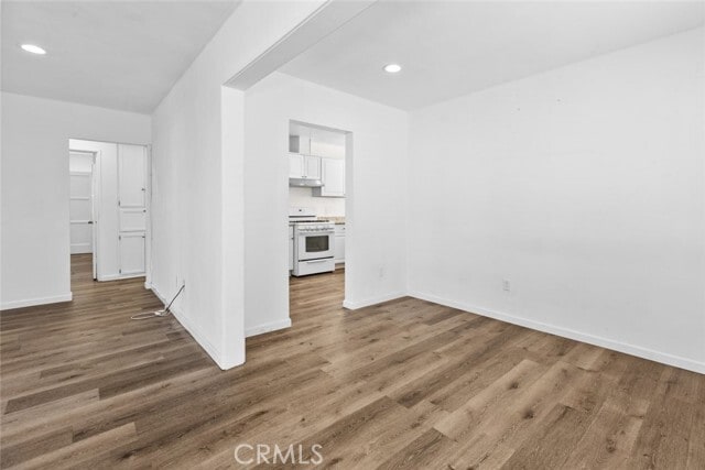 Building Photo - 676 W Glenoaks Blvd