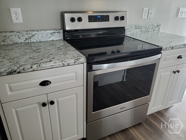 Building Photo - 105 Danielle Loop