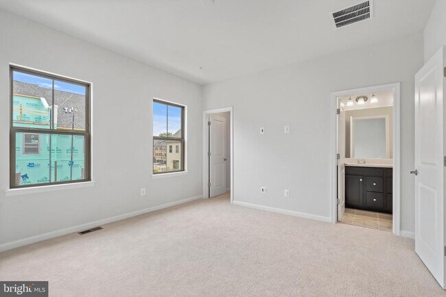 Building Photo - 12606 BRANCH HOLLOW Ln