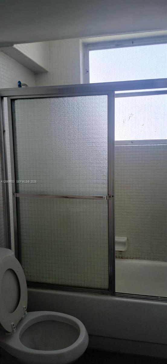 Building Photo - 1591 NE Miami Gardens Dr