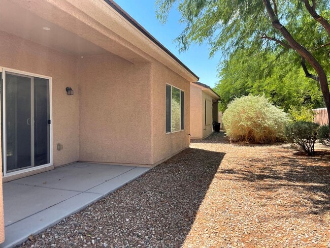 Building Photo - Single story home located in a  55+Communi...