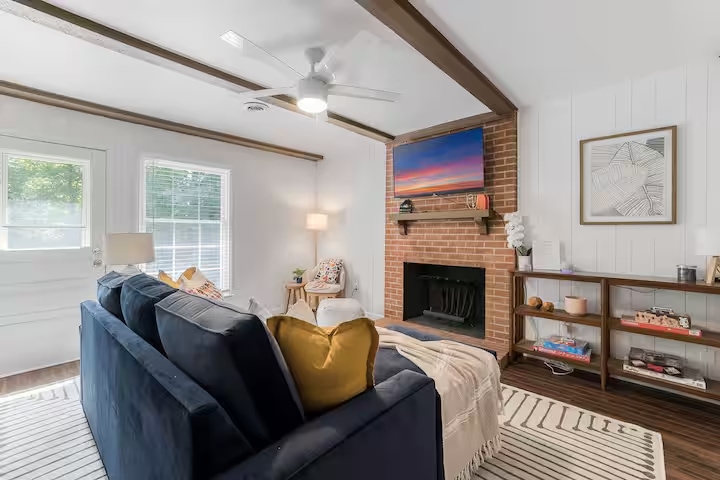 Building Photo - 122 Westview Dr