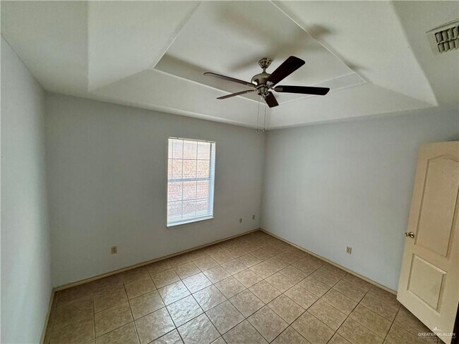 Building Photo - 17 Aruba Dr