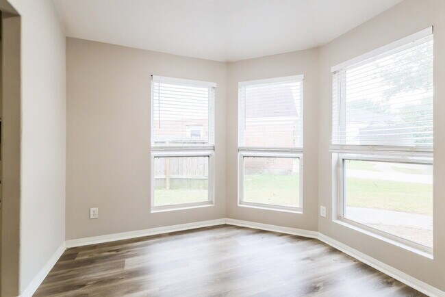 Building Photo - 20806 Fox Trot Ct