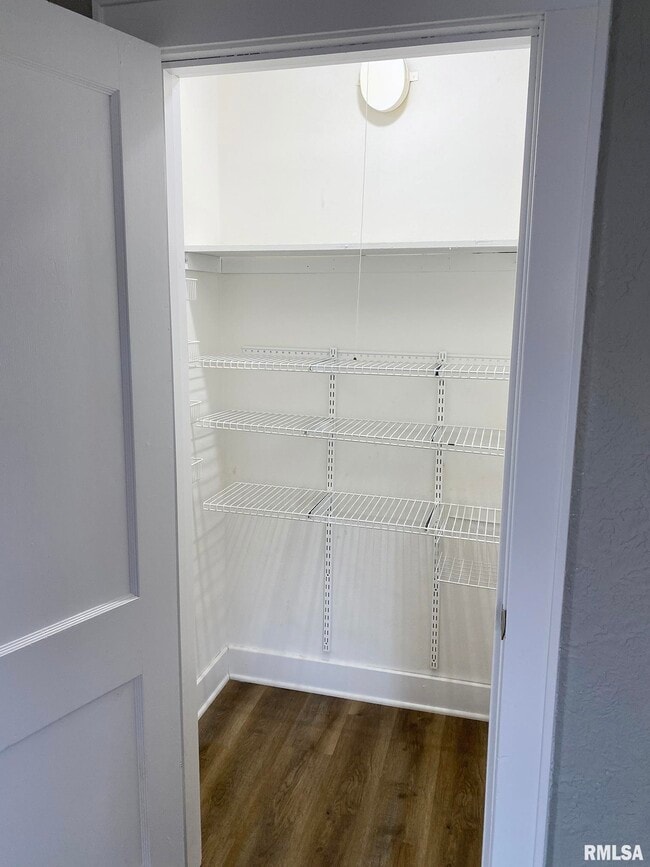 Building Photo - 303 Central St