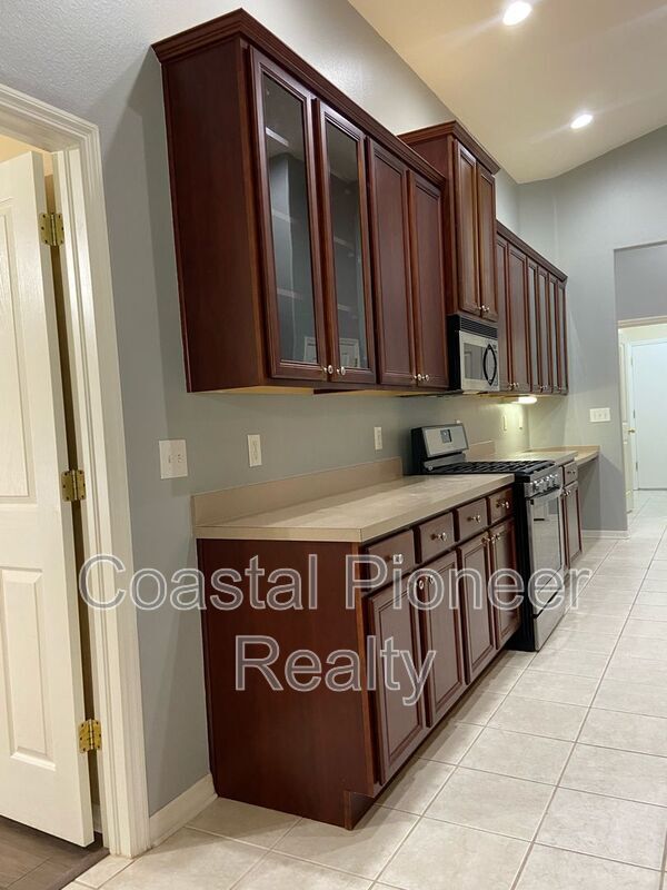 Building Photo - 10542 San Travaso Dr