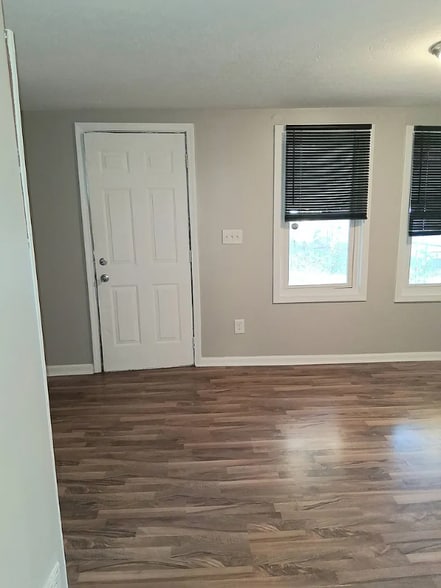 Building Photo - 3506 Kahlert Ave