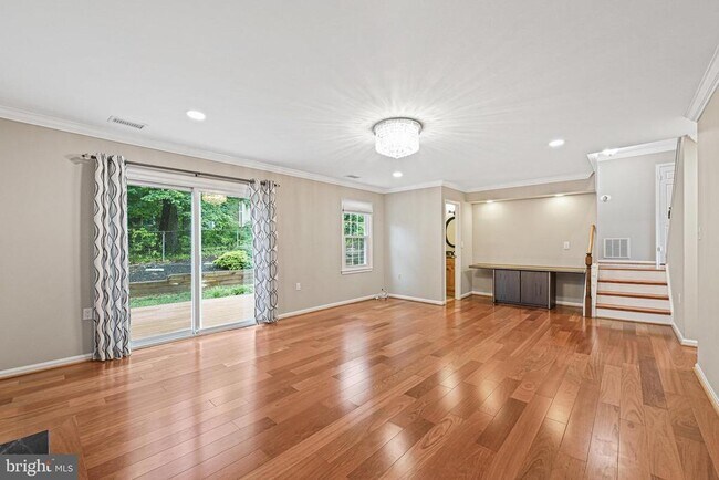 Building Photo - 9760 Hatmark Ct