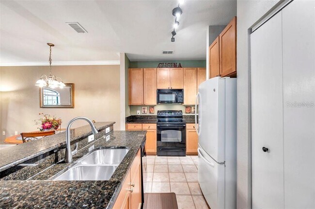 Building Photo - 2279 Portofino Pl