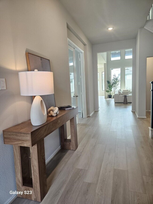 Building Photo - 2406 Pear Blossom Ln