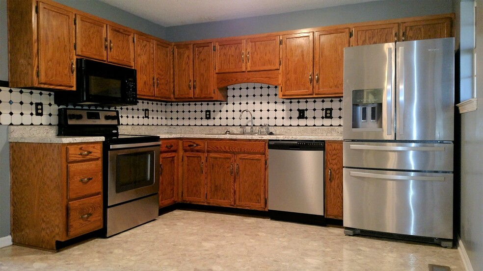 Building Photo - 2212 Southforke Dr SE