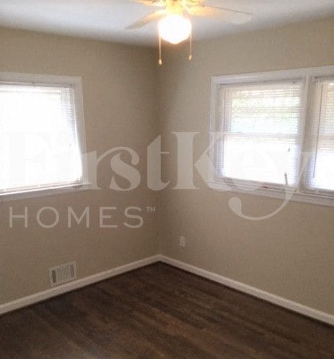 Building Photo - 1843 Wee Kirk Rd SE