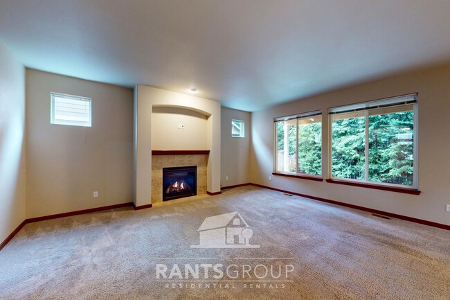 Building Photo - Beautiful 4 bedroom home in Lacey!