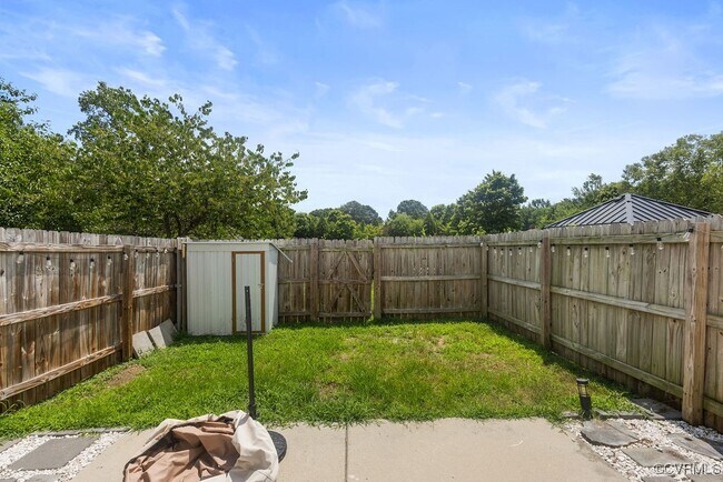 Building Photo - 5514 Belle Pond Dr