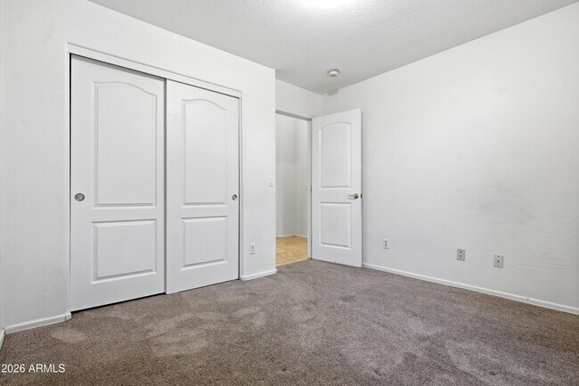 Building Photo - 4441 E Cottonwood Ln