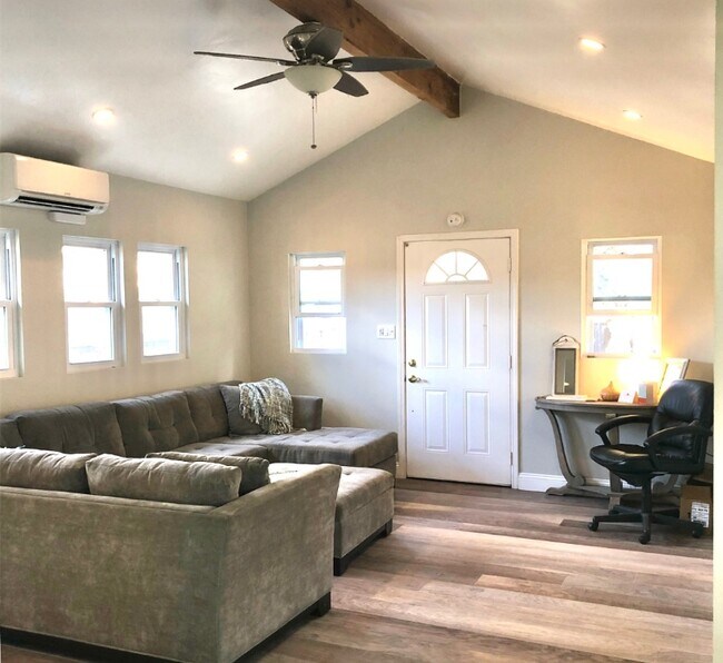 Building Photo - 2687 Ferdinand Rd