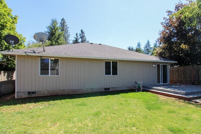 Building Photo - 3882 Lone Oak Rd SE