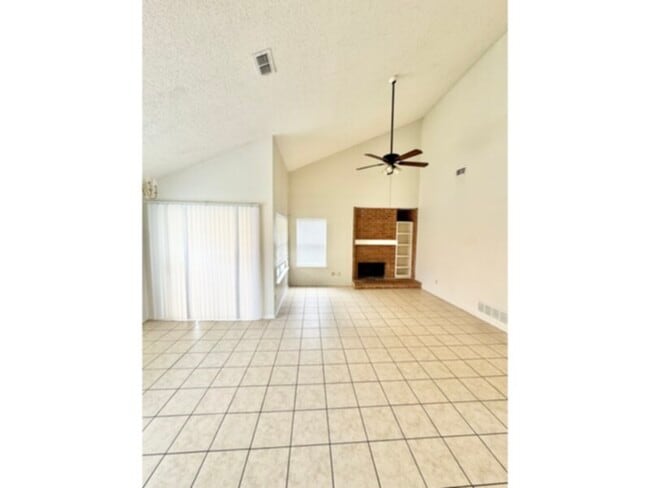 Building Photo - 1506 Shalain Dr