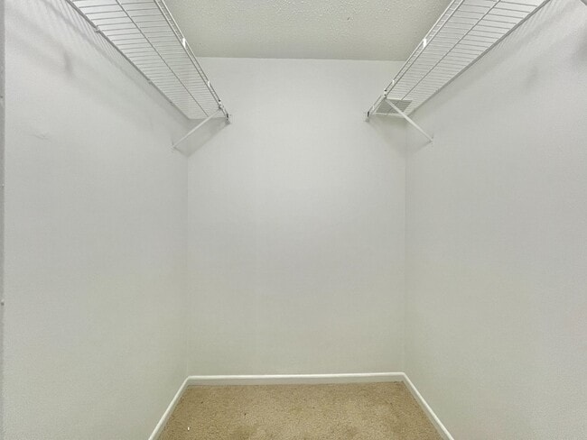 Building Photo - 11187 Harrowfield Rd