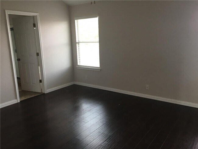 Building Photo - 312 Estate Dr