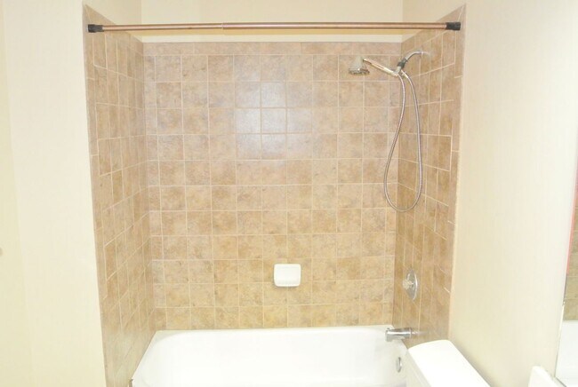 Building Photo - 2036 Hen House Dr