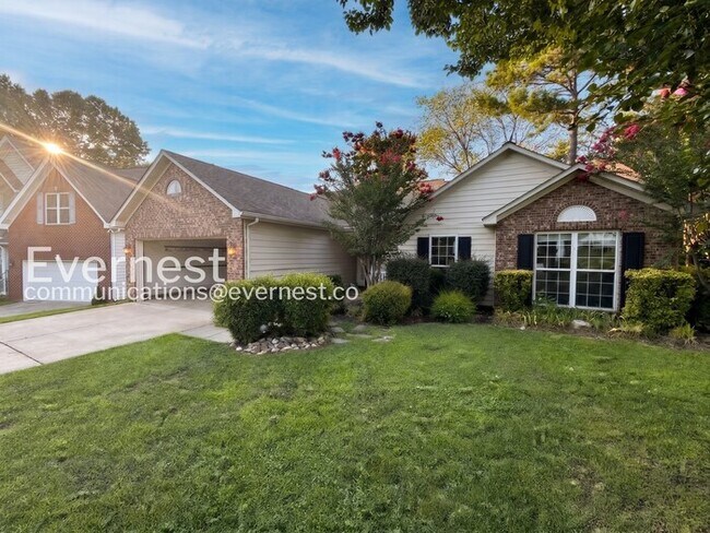 Building Photo - 164 Foxtail Dr