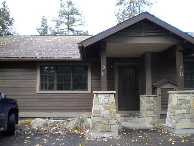 Building Photo - 1 bedroom, 1 bath Condo on Whitefish Lake