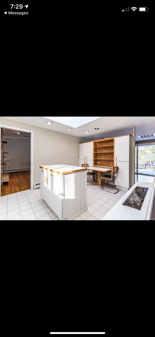 Building Photo - 7863 Russell Ln