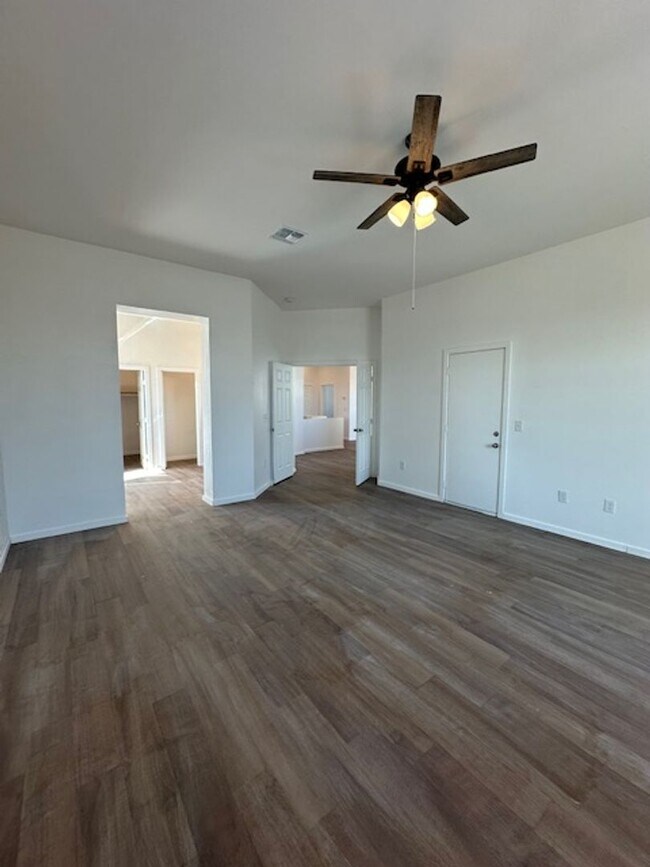 Building Photo - 5022 S 35th Ave
