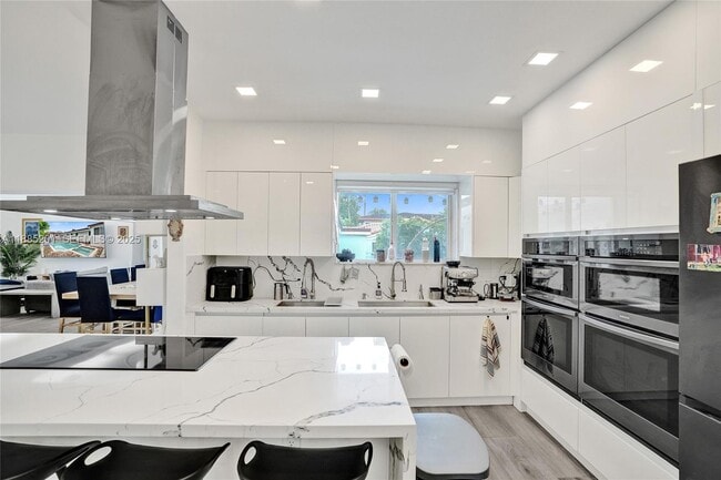 Building Photo - 3784 Sheridan Ave