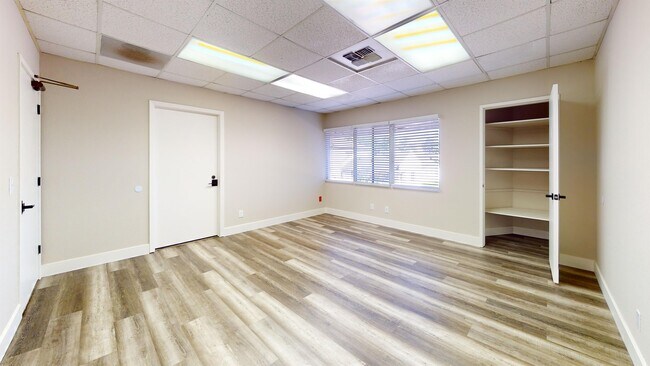 Primary Photo - 1300 West St