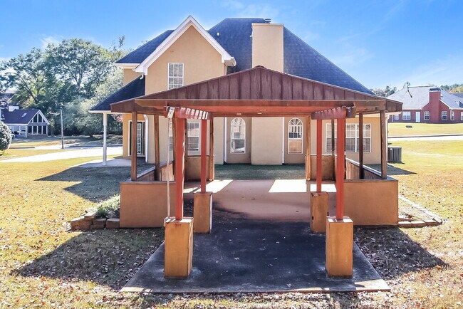 Building Photo - 453 Aviemore Loop