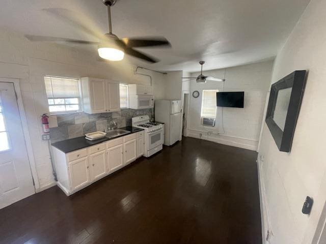 Building Photo - 1105 E 6th St