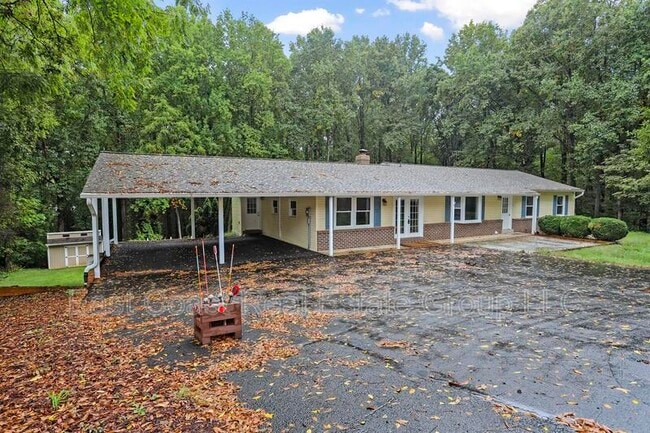 Building Photo - 3395 Canary Ct