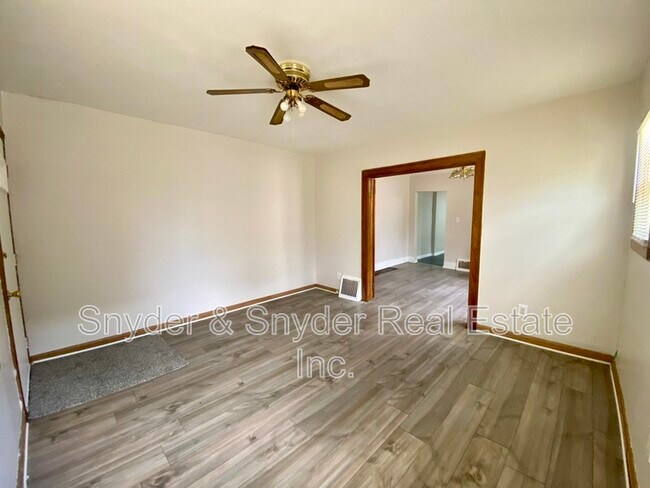 Building Photo - 93 Jewett St