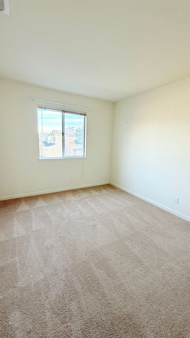 Building Photo - 400 McDonnel Rd