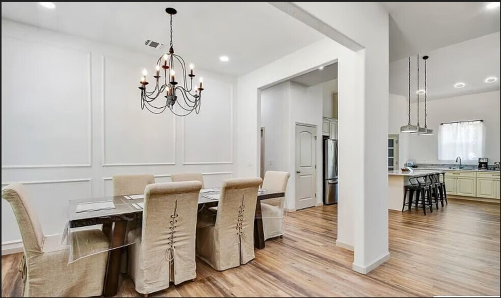 Building Photo - 210 Cottage St