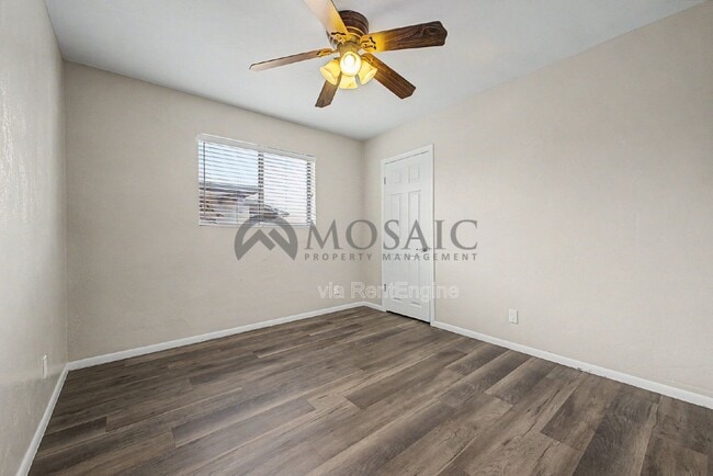 Building Photo - 1531 W 7th St