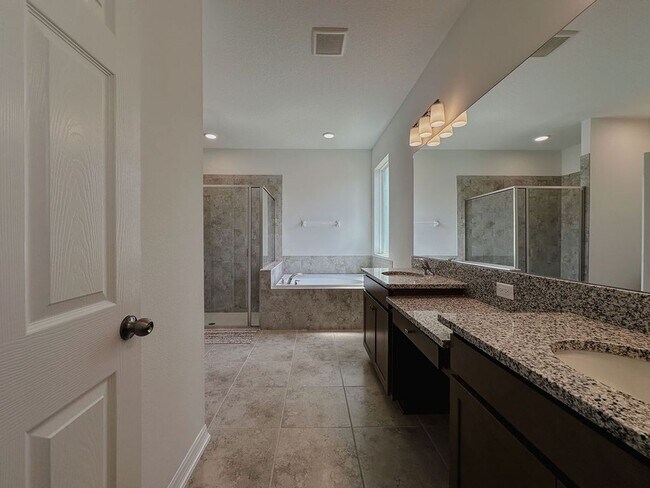 Building Photo - Brand New Zephyrhills Home!!!