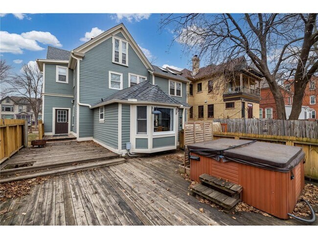 Building Photo - 546 Ashland Ave