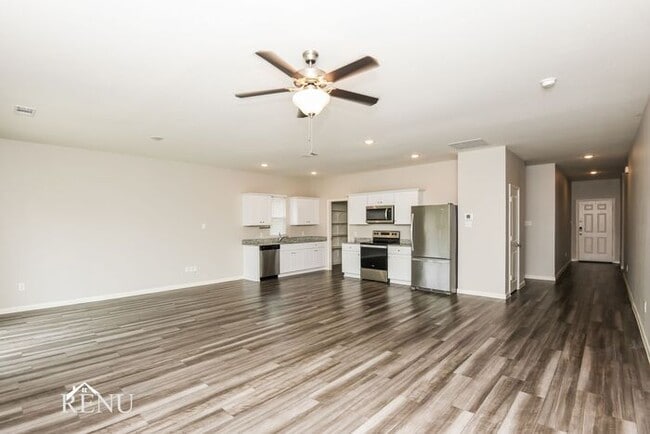 Building Photo - 1309 Escondido Dr