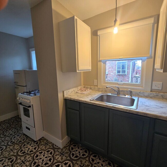 Building Photo - 551 E Boswell St