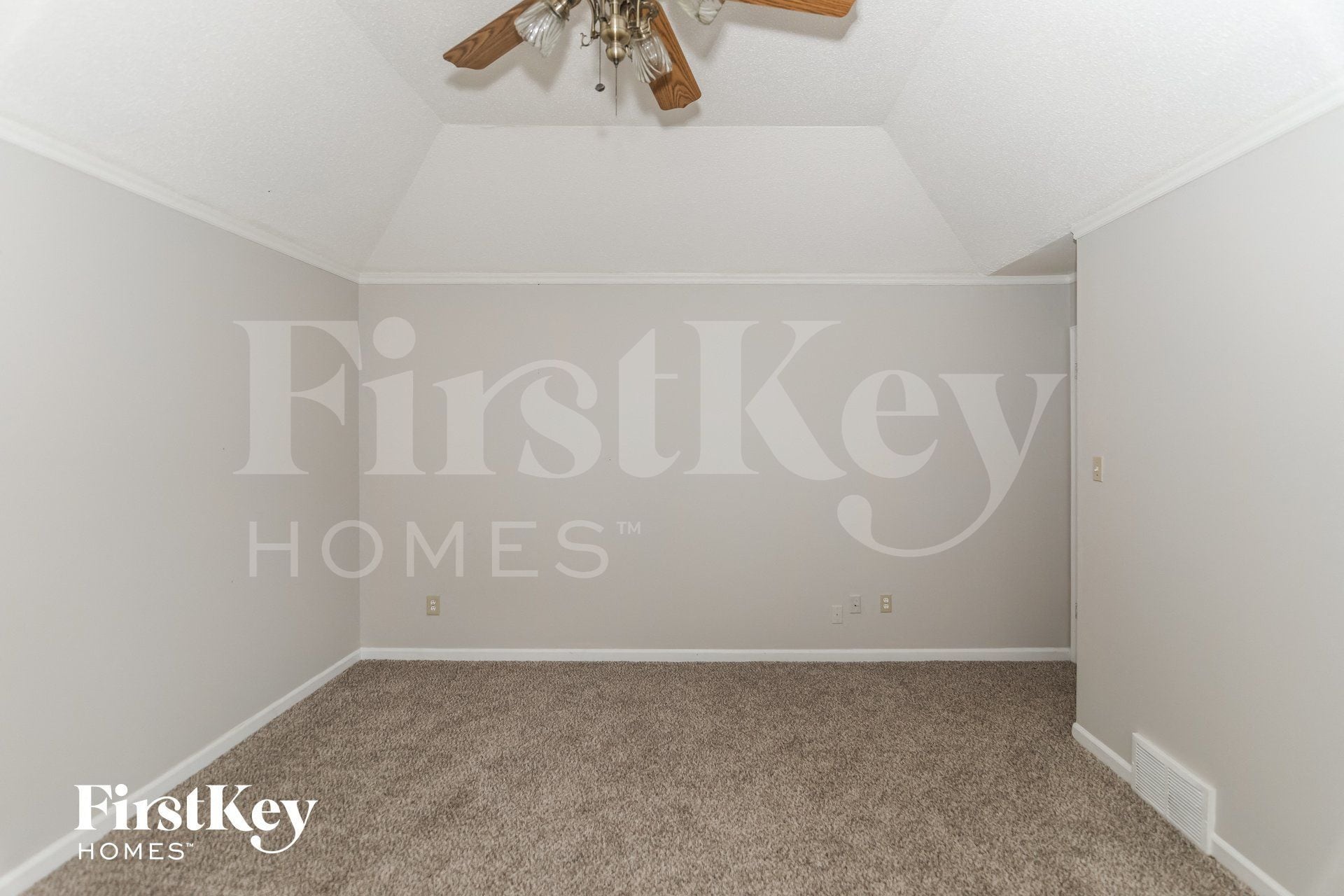 Building Photo - 3083 Dumbeath Rd