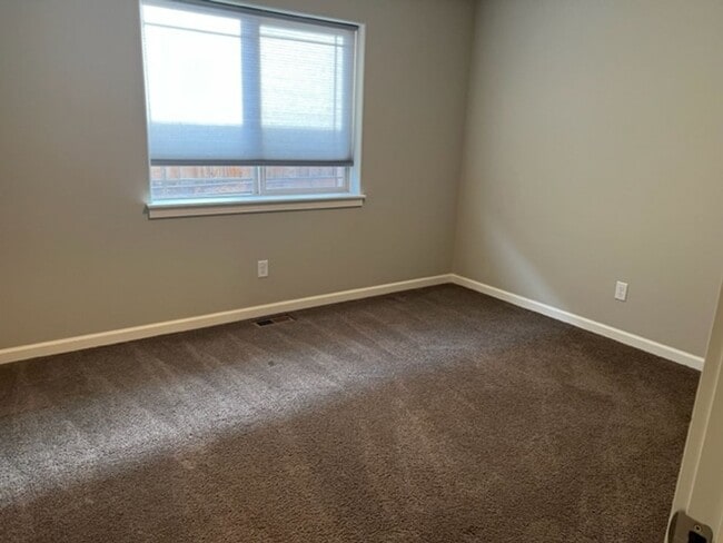 Building Photo - Newer home in NW Redmond