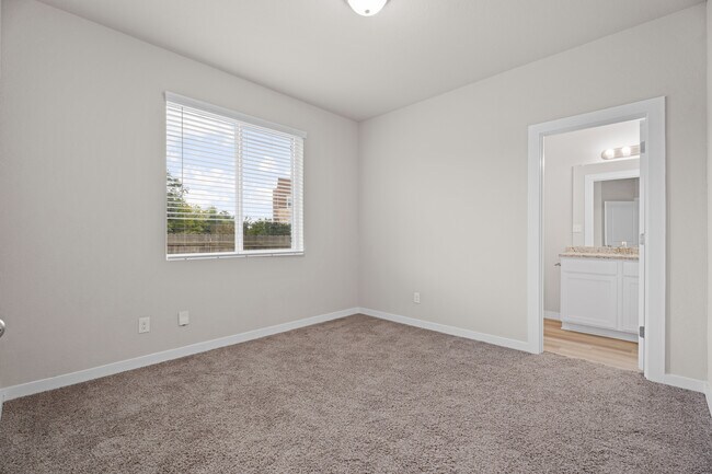 Building Photo - 21543 Sir Walter Ln