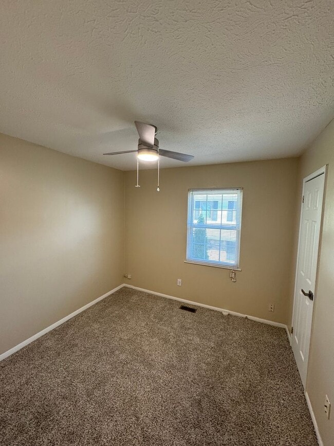 Building Photo - Pike Twp - 3 BR