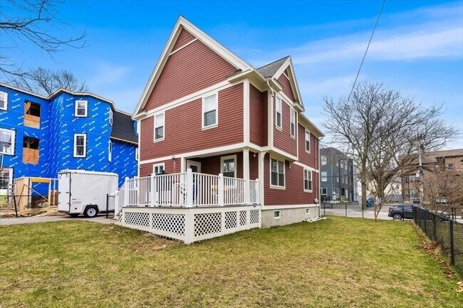 Building Photo - 77 Cedar St