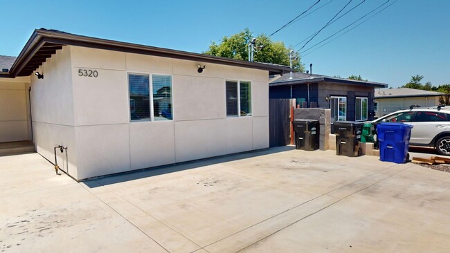 Building Photo - New Build (2022) 4BD/2BA (Lease out, pendi...