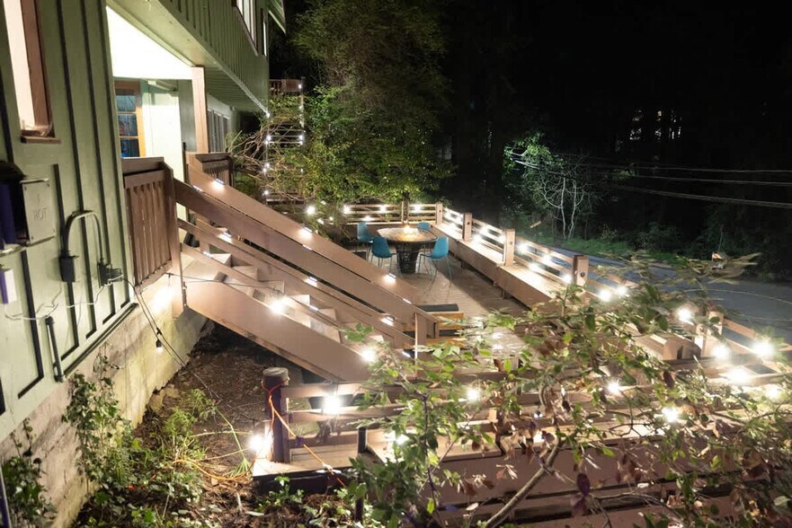 Building Photo - 2 Molino Ave